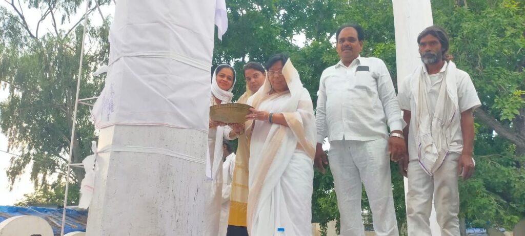 कृष्ण पक्ष के पावन अवसर गिरौदपुरी धाम में लाखों श्रद्धालुओं पहुंचे । 2 img 20240826 wa02315351767892580560227