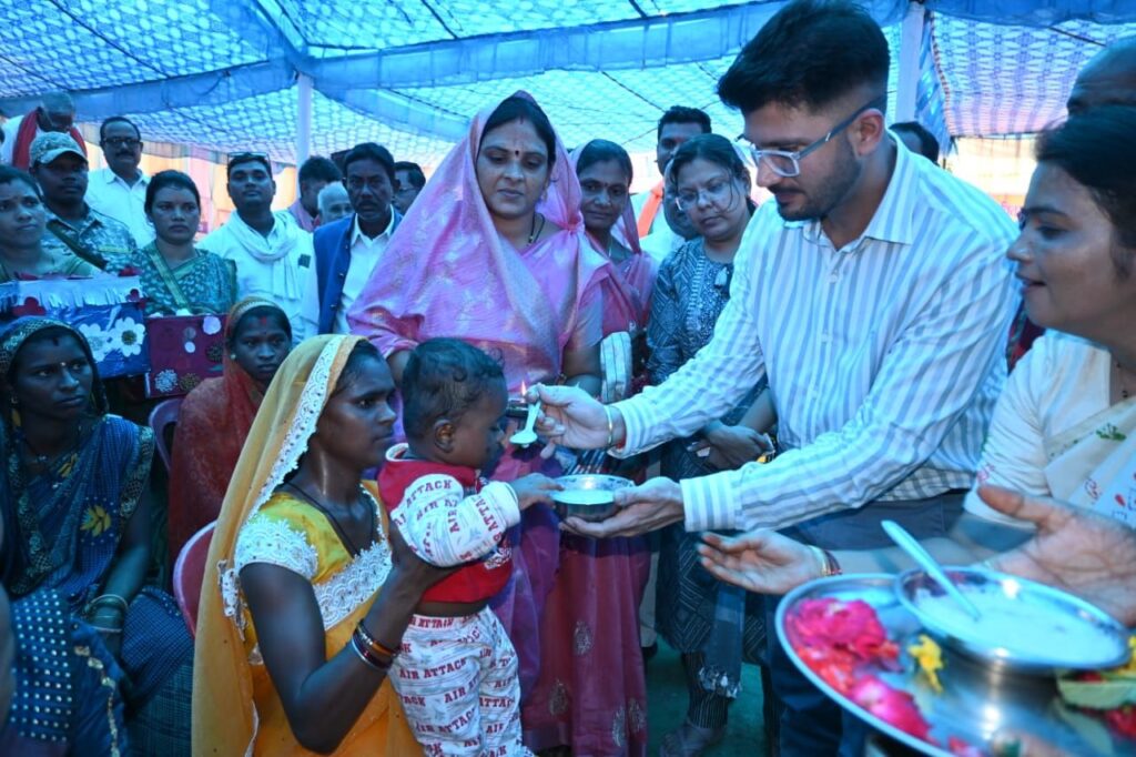 जनसमस्या निवारण शिविर में हुआ आमजनों की समस्या एवं शिकायतों का समाधान,मिले 385 आवेदन 209 का किया गया तत्काल निराकरण। 3 img 20240830 wa00348404686966647040432