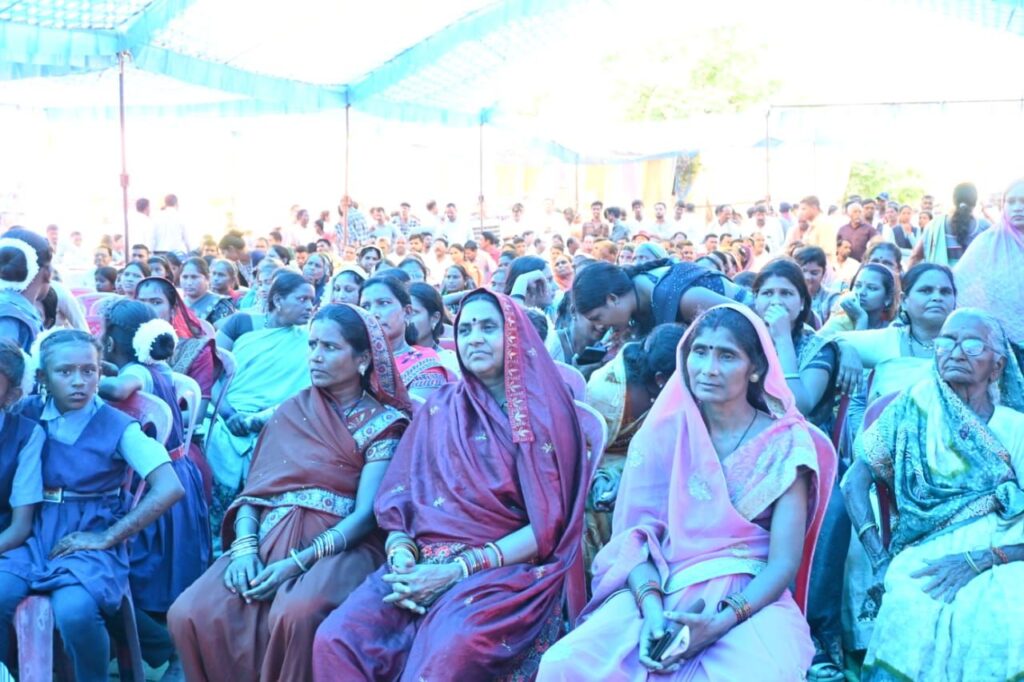 जनसमस्या निवारण शिविर में हुआ आमजनों की समस्या एवं शिकायतों का समाधान,मिले 385 आवेदन 209 का किया गया तत्काल निराकरण। 6 img 20240830 wa00377166756378452986019