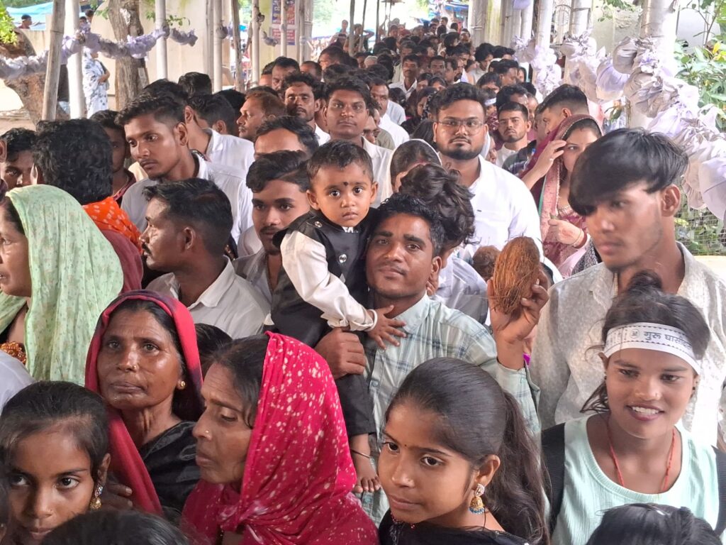 कृष्ण पक्ष के पावन अवसर गिरौदपुरी धाम में लाखों श्रद्धालुओं पहुंचे । 1 img 20240826 1703417266738508138867343