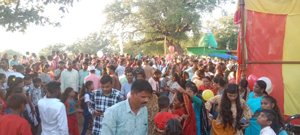 कोरदा में पोला उत्सव में रोटी के बदले कागज़ से खिलौने लेने की अनोखी परंपरा आज भी कायम 3 img 20240902 wa02056735434397981178252