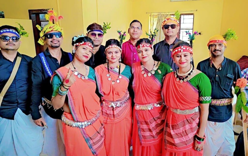 गुवाहाटी असम मे जय छत्तीसगढ़ और छत्तीसगढ़िया सबले बढ़िया के नारों से गुंजा मंच। 2 img 20240908 wa00076179840095337239389