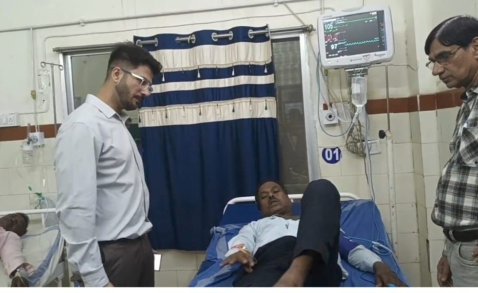 आकाशीय बिजली की चपेट में घायल हुए लोगों का कलेक्टर ने अस्पताल जाकर जाना हाल -चाल 1 img 20240909 wa00009008203267490258396
