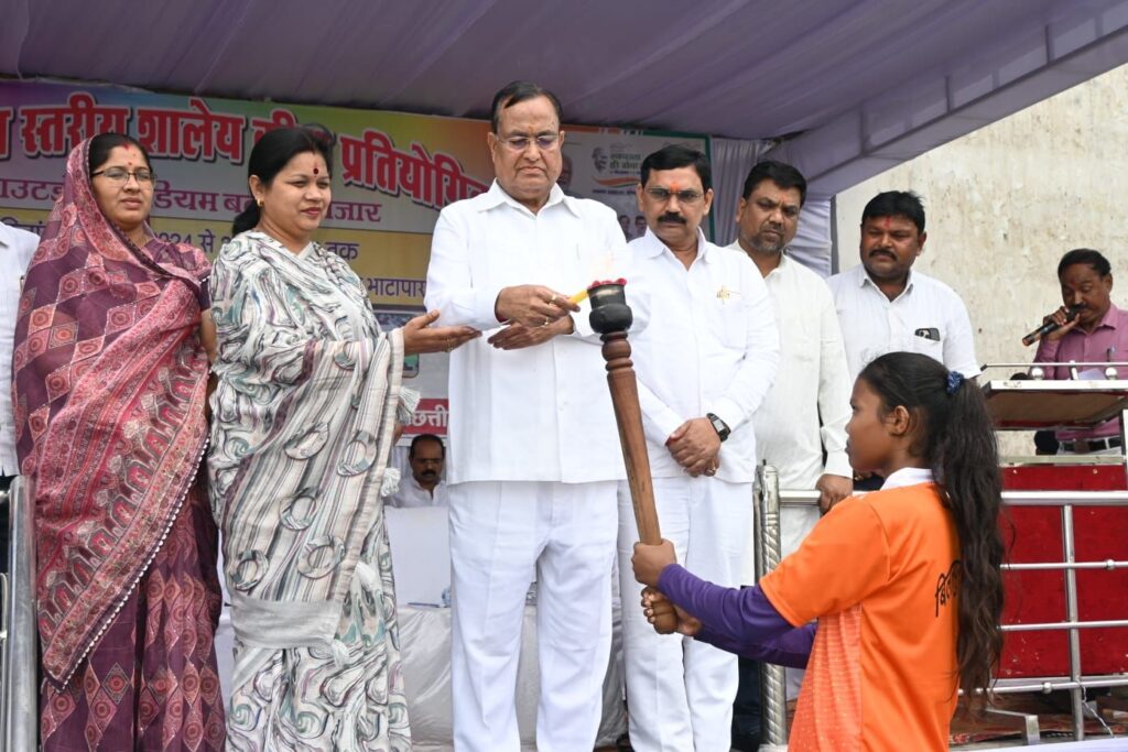 शिक्षा के साथ खेलकूद व सांस्कृतिक कार्यक्रमों में भी भाग लेना जरुरी सांसद कमलेश जांगड़े 5 img 20240917 wa03438532548835146896301