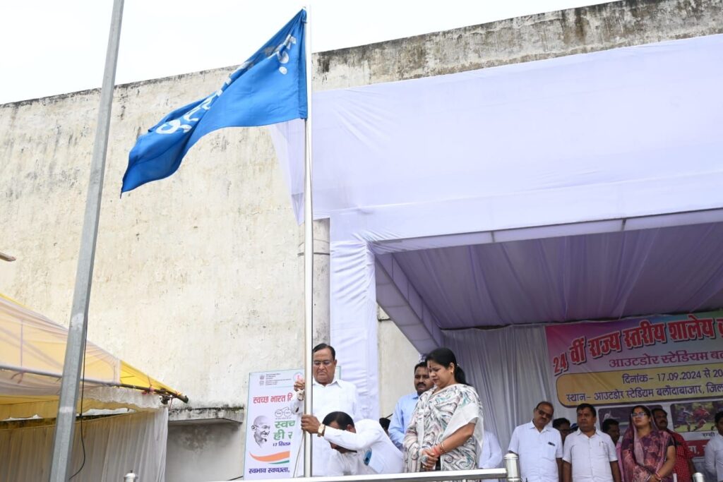 शिक्षा के साथ खेलकूद व सांस्कृतिक कार्यक्रमों में भी भाग लेना जरुरी सांसद कमलेश जांगड़े 9 img 20240917 wa03456946183093130816706