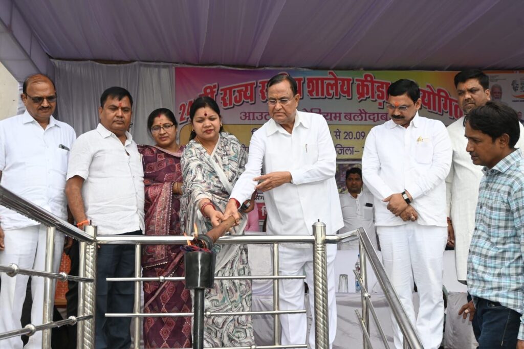 शिक्षा के साथ खेलकूद व सांस्कृतिक कार्यक्रमों में भी भाग लेना जरुरी सांसद कमलेश जांगड़े 1 img 20240917 wa03462428682746010020874