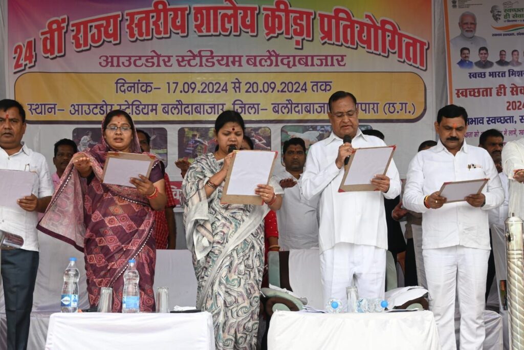 शिक्षा के साथ खेलकूद व सांस्कृतिक कार्यक्रमों में भी भाग लेना जरुरी सांसद कमलेश जांगड़े 2 img 20240917 wa03471065160293027866782