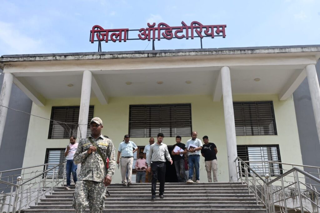 1000 सीटर अत्याधुनिक आडिटोरियम की सौगात जल्द ही,कलेक्टर ने निरीक्षण कर लिया जायजा 1 img 20240928 wa01021664237082301347325