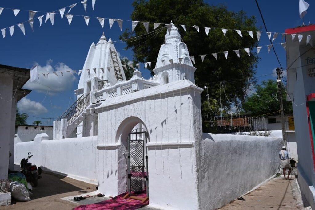गुरु दर्शन मेला में शामिल हुए मुख्यमंत्री विष्णु देव साय। 2 img 20241012 wa00252049107063876436058