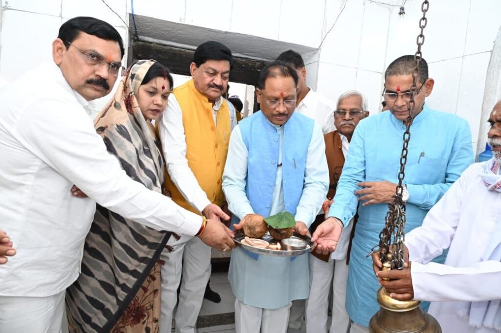 गुरु दर्शन मेला में शामिल हुए मुख्यमंत्री विष्णु देव साय। 4 img 20241012 wa00276009400152427093355