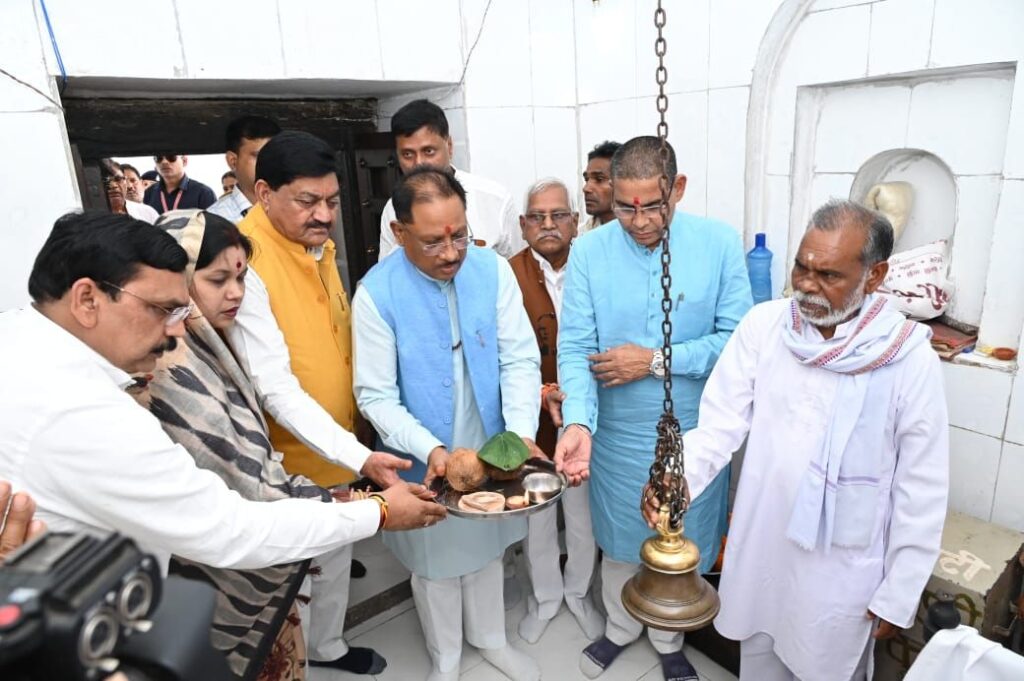 गुरु दर्शन मेला में शामिल हुए मुख्यमंत्री विष्णु देव साय। 1 img 20241012 wa00285025460420294115313