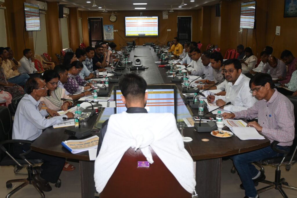 जिला स्वास्थ्य समिति की बैठक हुई संपन्न,कलेक्टर ने कार्याे की समीक्षा 5 img 20241016 wa01346802381622130843574
