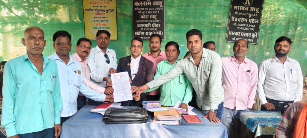 प्रदेश दस्तावेज लेखक एवं स्टांप वेंडर संघ के आह्वान पर दस्तावेज लेखक एवं स्टांप वेंडर संघ कसडोल अनिश्चित कालिक हड़ताल पर.. 1 img 20241024 wa00132105897284178132220
