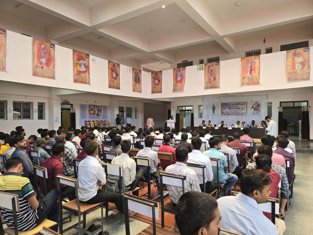 स्व करुणा शुक्ला शासकीय पॉलिटेक्निक कॉलेज बलोदाबज़ार में हुआ जनजातीय गौरव स्मृति कार्यक्रम 2 img 20241025 wa02938164492918144480880