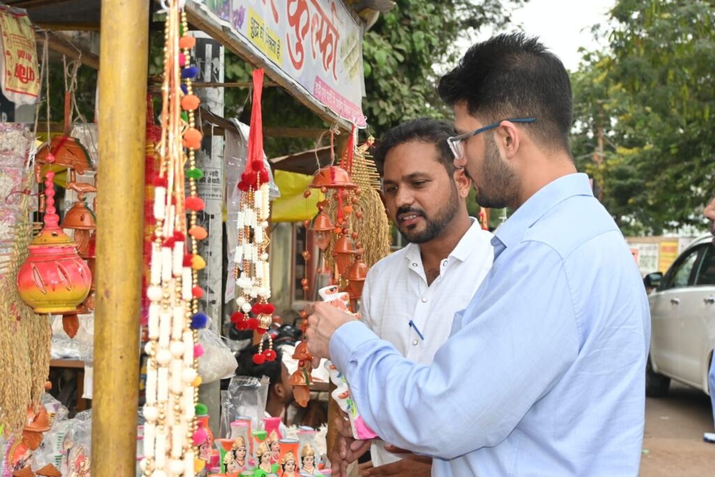 धनतेरस सहित दीपावली की हार्दिक शुभकामनाएं-कलेक्टर दीपक सोनी 1 img 20241028 wa00241353980726617644597