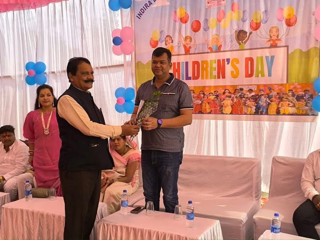 इंदिरा देवी गौरहा विद्यालय कसडोल में आयोजित आनंद मेला में शामिल हुए विधायक संदीप साहू। 4 img 20241123 wa03981962105183772193184