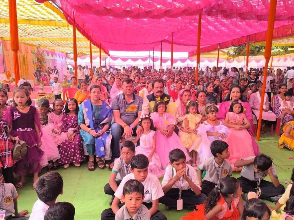 इंदिरा देवी गौरहा विद्यालय कसडोल में आयोजित आनंद मेला में शामिल हुए विधायक संदीप साहू। 3 img 20241123 wa04365072106628974187832