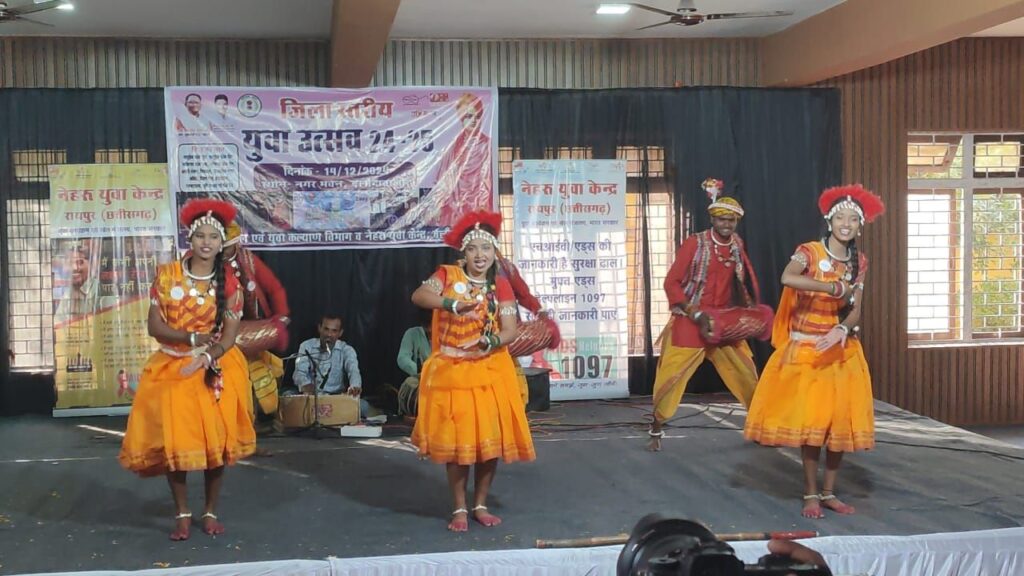 जिला स्तरीय युवा उत्सव में 500 युवाओं ने किया प्रतिभा प्रदर्शन 3 img 20241215 wa00197153610405361879262