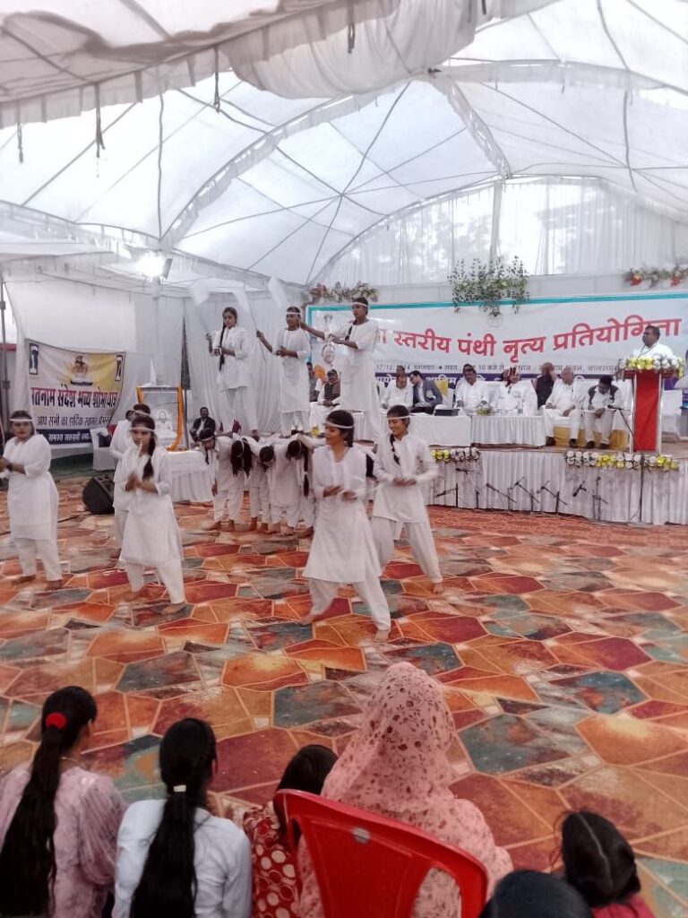 जिला स्तरीय गुरु घासीदास लोक कला महोत्सव हुआ संपन्न। 1 img 20241217 wa03243742865269831794905