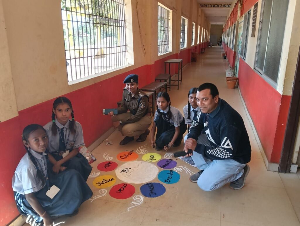स्वामी आत्मानंद विद्यालय, लाहौद में नवीन कानूनों से संबंधित जागरूकता लाने के उद्देश्य से विभिन्न प्रकार की प्रतियोगिताओं का आयोजन संपन्न: 1 img 20250104 wa00062080397114205708973