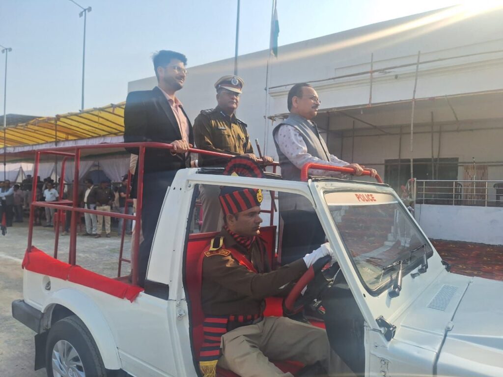 फुल ड्रेस में किया गया गणतंत्र दिवस समारोह का फ़ायनल रिहर्सल कलेक्टर -एसपी ने किया अंतिम निरीक्षण 3 img 20250124 wa00124156341845784578136
