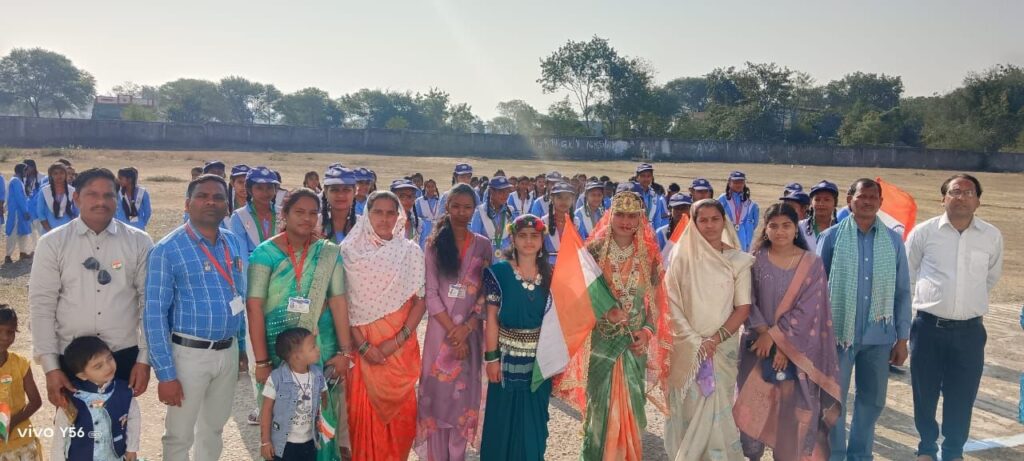 दतान(खैरा) में रासेयो ने दी 26वीं गणतंत्र दिवस पर महापुरुषों को सलामी 2 img 20250127 wa00261298801357339193645