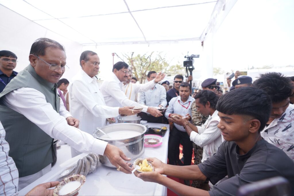 मुख्यमंत्री श्री विष्णु देव साय गिरौदपुरी मेला में हुए शामिल 3 img 20250304 wa02925764861762657288565