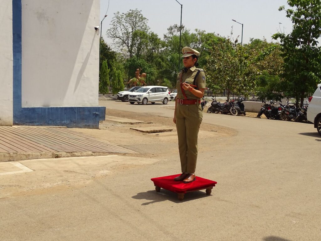 भावना गुप्ता (भापुसे) ने किया पुलिस अधीक्षक जिला बलौदाबाजार-भाटापारा का पदभार ग्रहण। <br> 3 img 20250422 wa03486149517219034118812