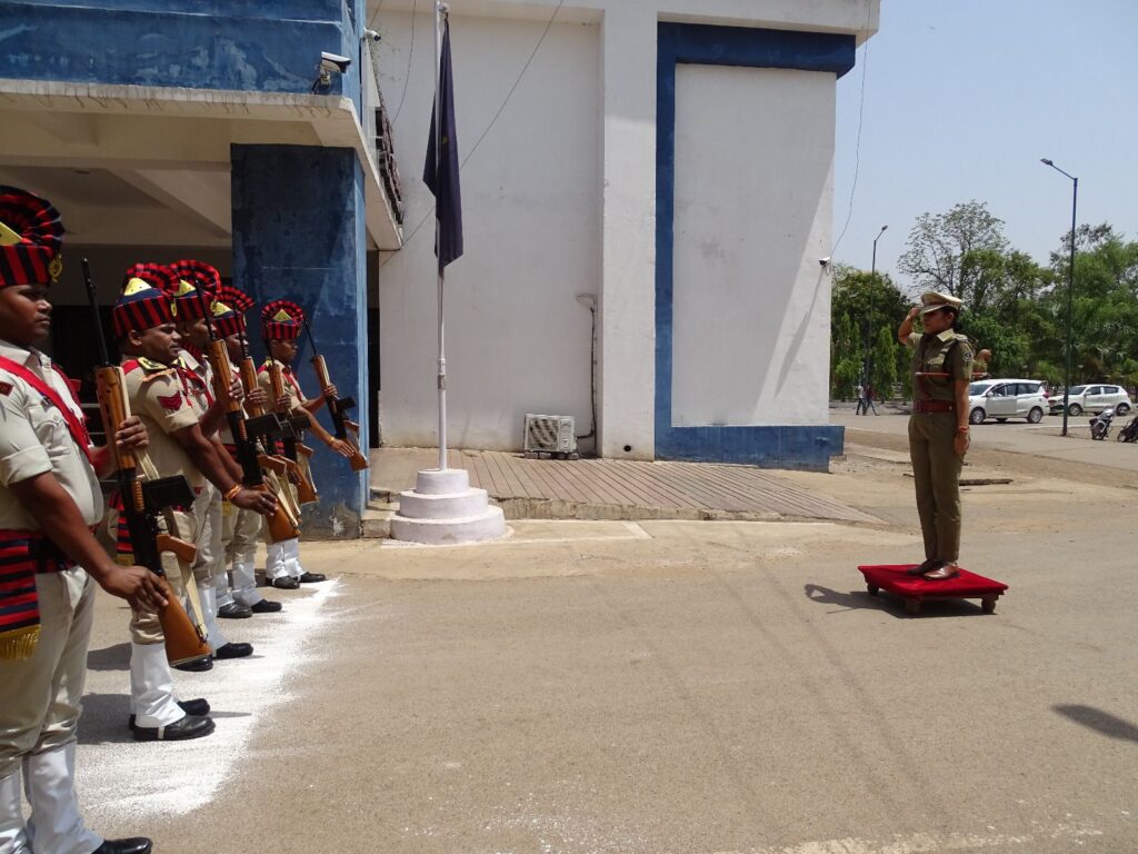 भावना गुप्ता (भापुसे) ने किया पुलिस अधीक्षक जिला बलौदाबाजार-भाटापारा का पदभार ग्रहण। <br> 5 img 20250422 wa03497851687881169602549